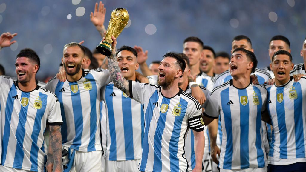 Messi comemorando o título da Copa do Mundo