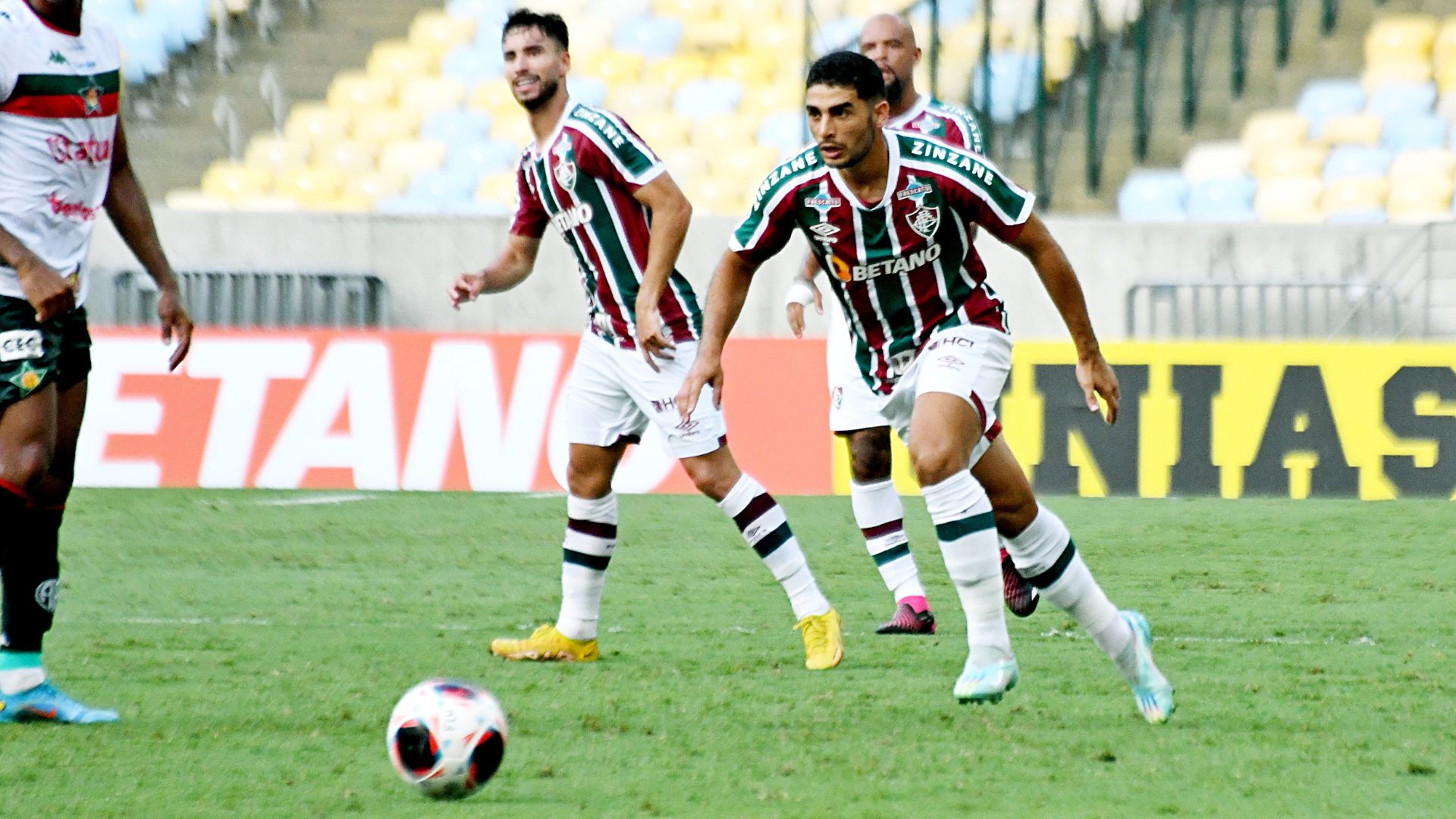 Michel Araújo em ação pelo Fluminense