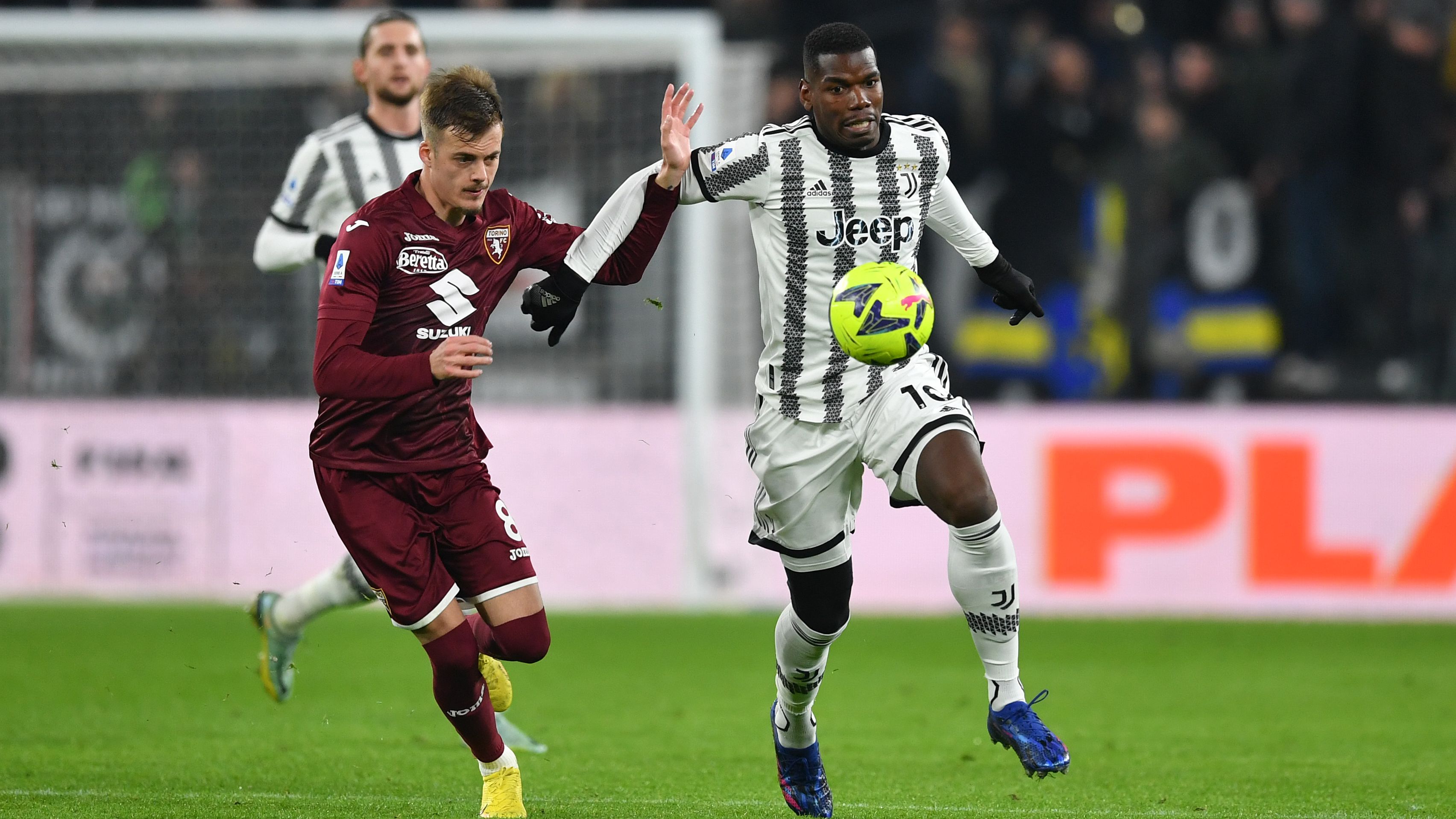 Pogba em ação pela Juventus, na partida contra o Torino