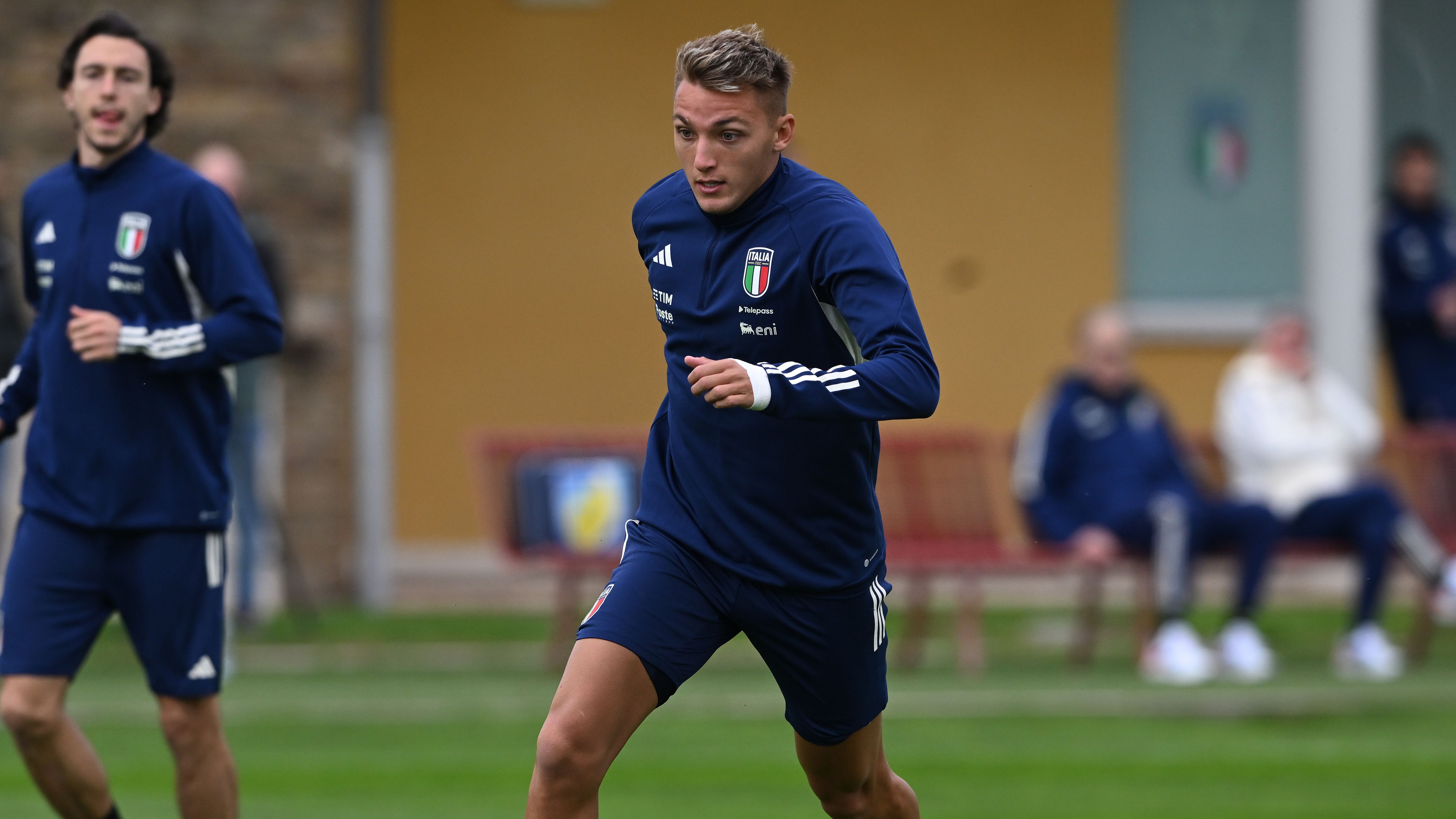 Retegui durante o treinamento da Itália (Crédito: Getty Images)