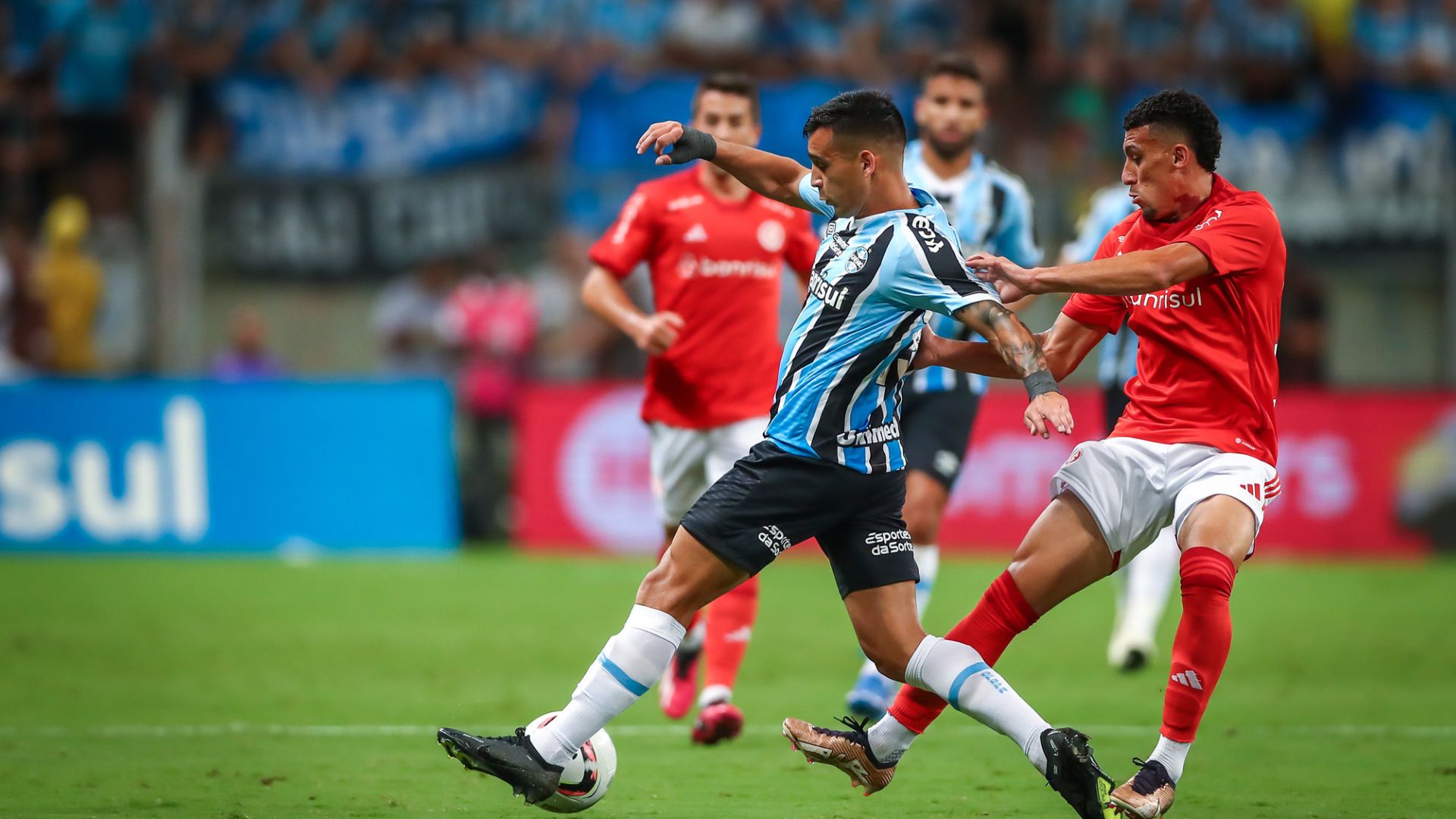 Suárez disputou seu primeiro GreNal, no último domingo, 5 (Crédito: Lucas Uebel / Grêmio)