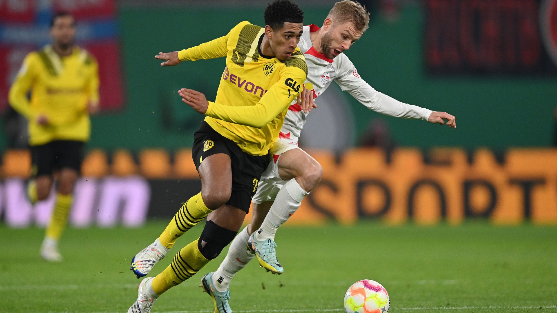 Bellingham em ação pelo Borussia Dortmund