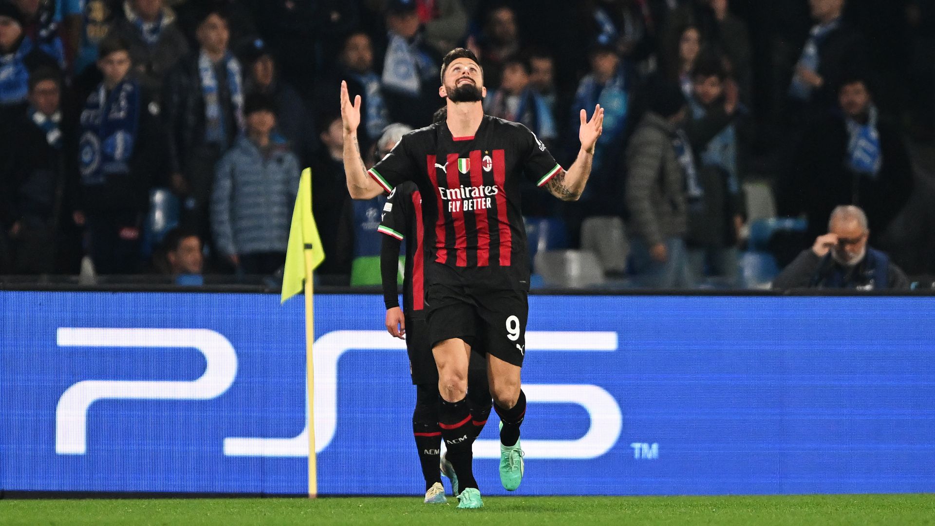 Giroud comemorando gol marcado contra o Napoli (Crédito: Getty Images)