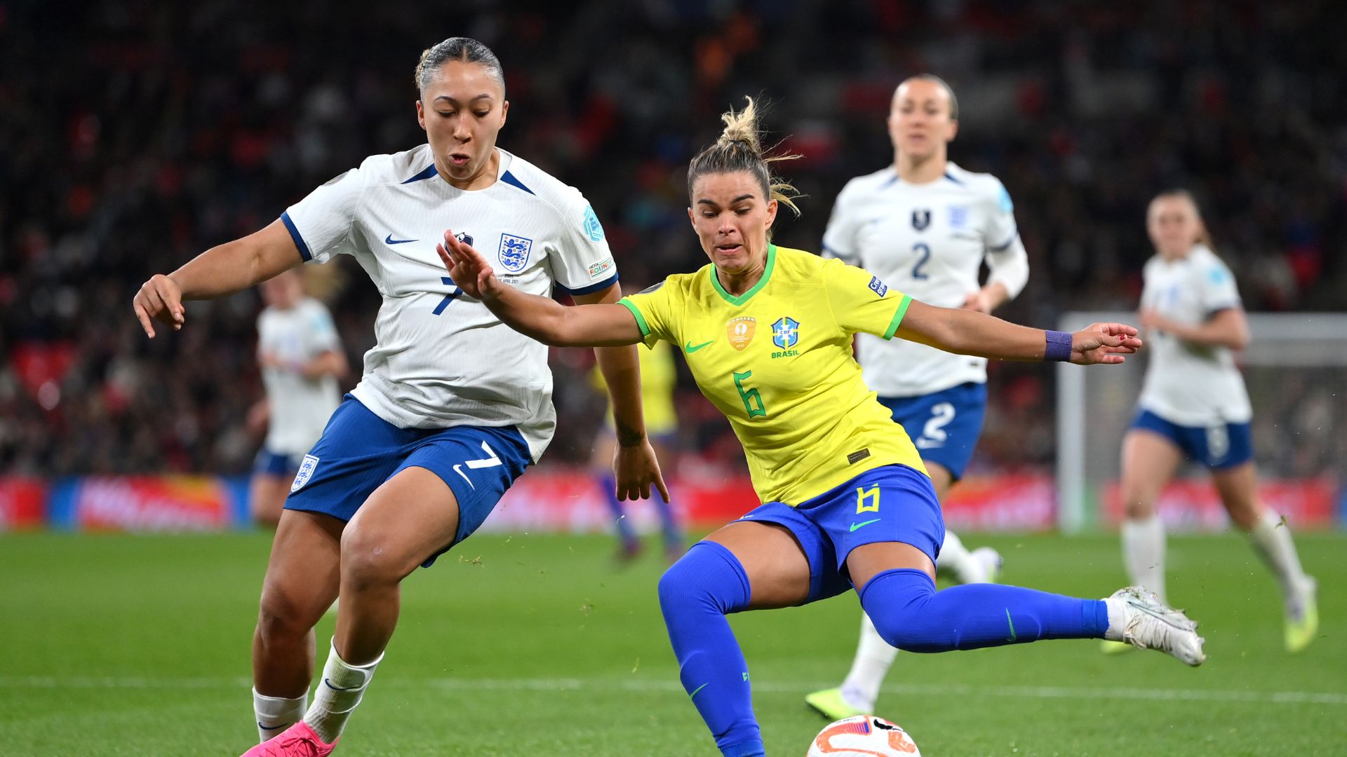 Inglaterra e Brasil protagonizaram a primeira Finalíssima Feminina da história (Crédito: Getty Images)