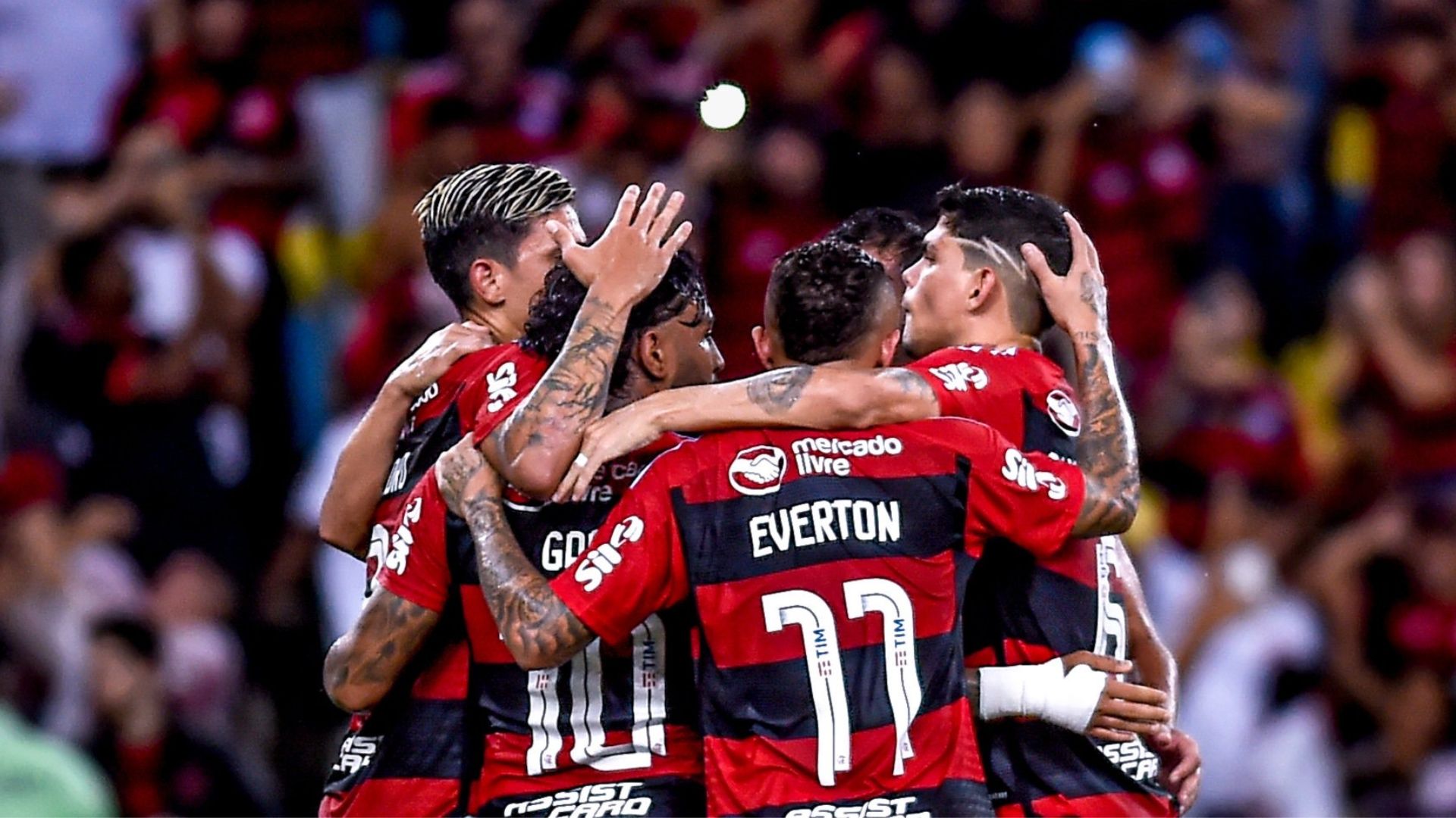 Flamengo vibrando com vitória
