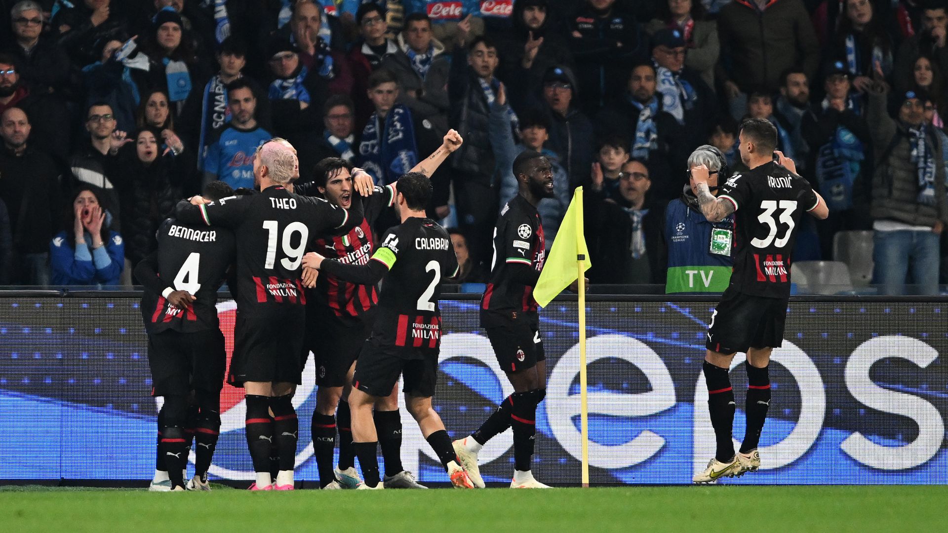 Com só 27% de posse e 17 finalizações a menos, Milan neutraliza Napoli e  vai à semi da Champions merecidamente