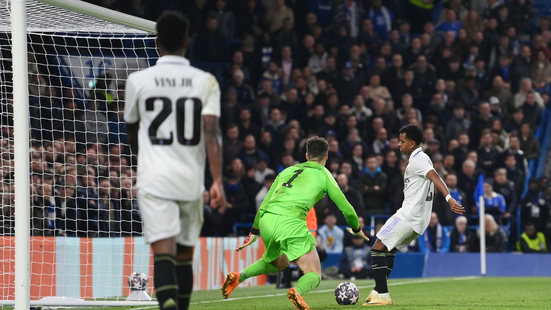 Momento do segundo gol de Rodrygo contra o Chelsea (Crédito: Getty Images)