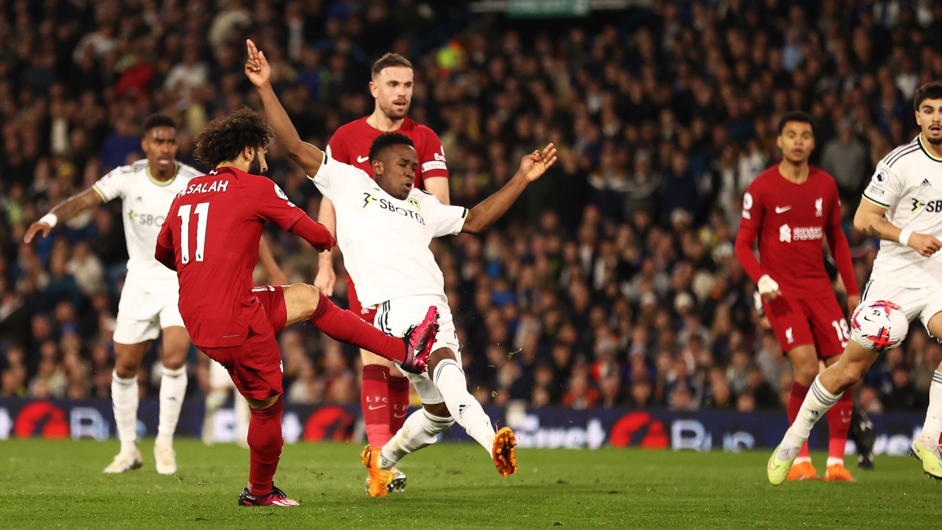 Momento do segundo gol de Salah na partida (Crédito: Getty Images) 