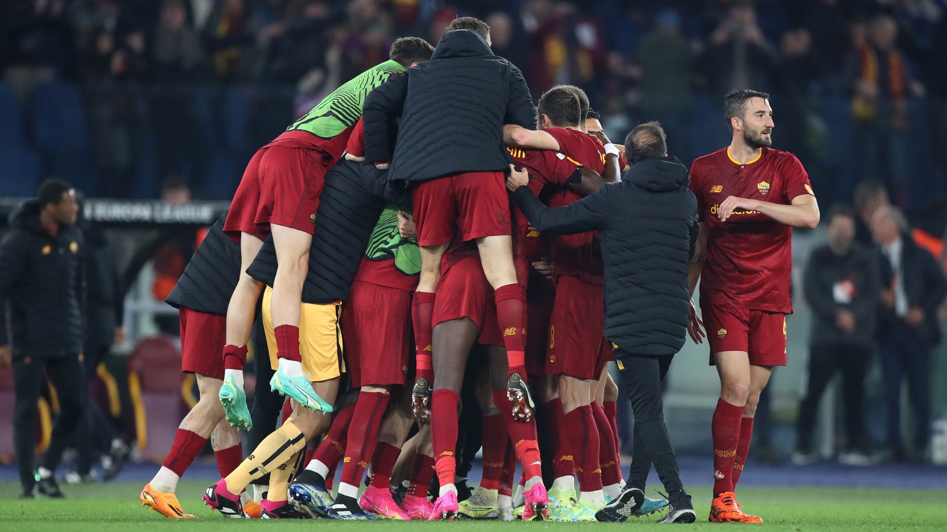 Roma comemorando classificação na Europa League (Crédito: Getty Images)
