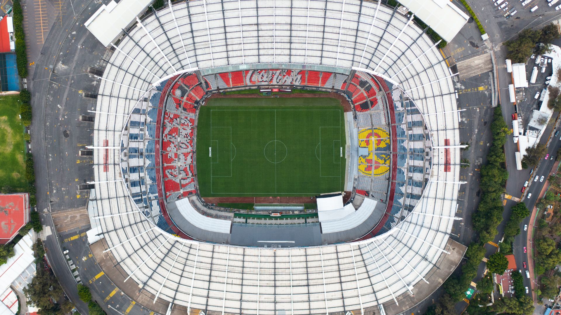 Estádio Azteca, um dos estádios que irão receber jogos da Copa do Mundo de 2026 (Crédito: Getty Images)