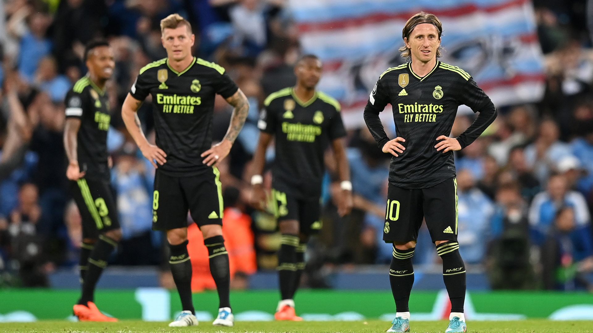 Jogadores do Real Madrid após um dos gols do Manchester City (Crédito: Getty Images)