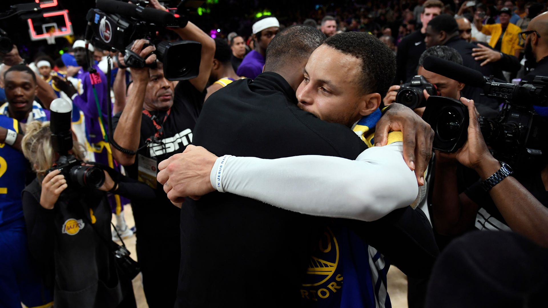 LeBron, dos Lakers, e Curry, dos Warriors