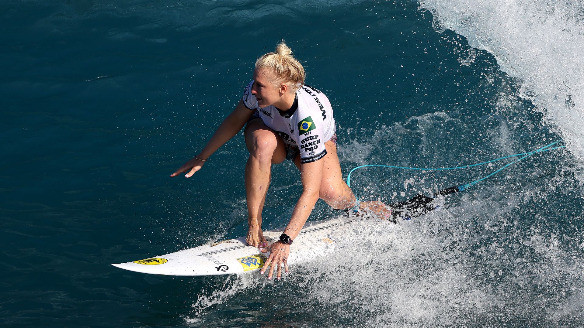 Tatiana Weston-Webb em ação na etapa de Surf Ranch (Crédito: Getty Images)