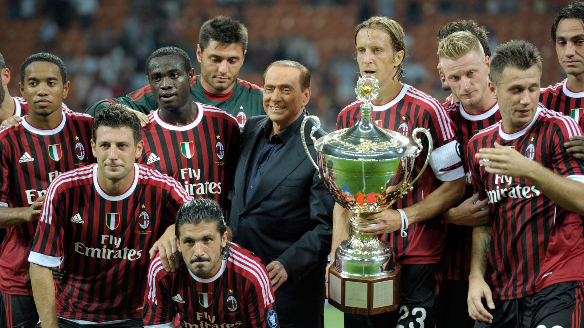 Silvio Berlusconi com a equipe do Milan