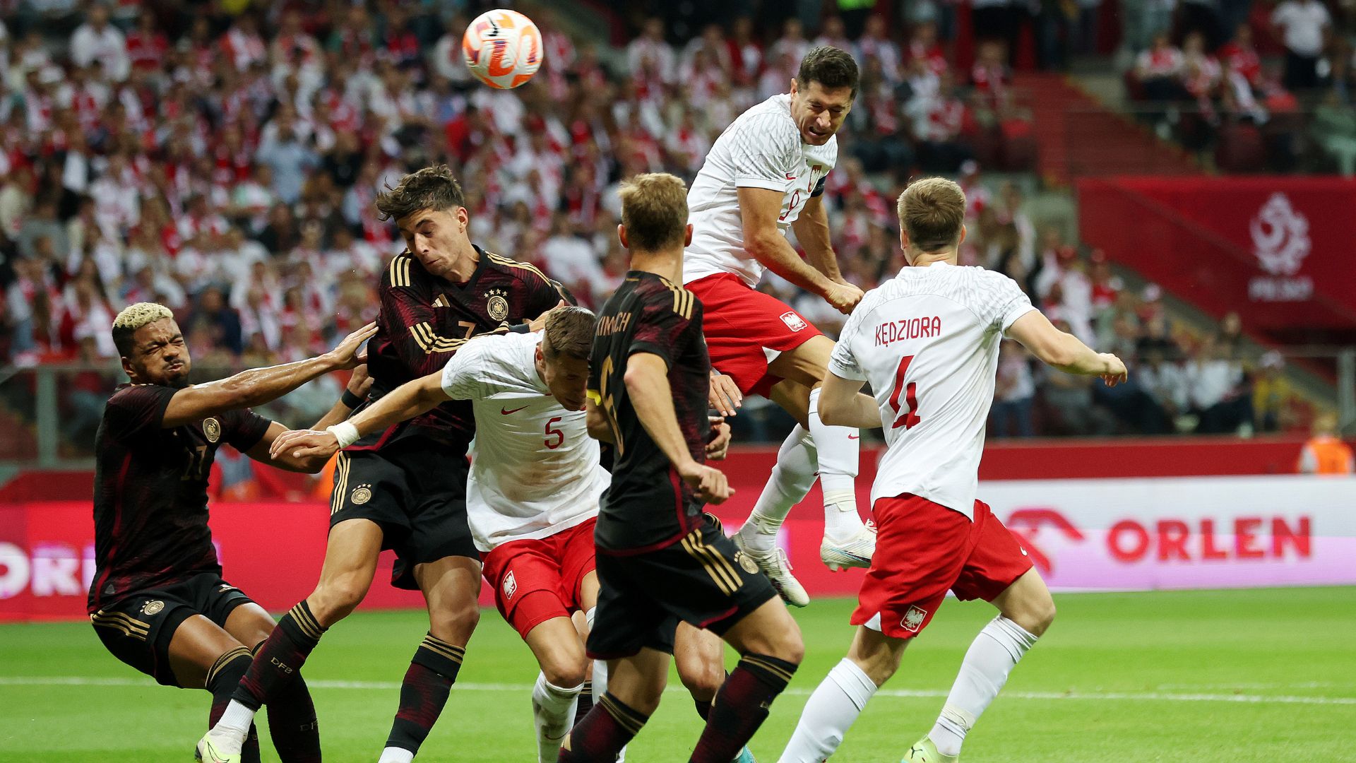 Jogo truncado entre Polônia e Alemanha (Crédito: Getty Images)