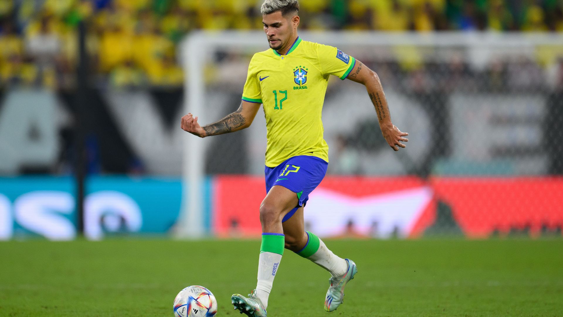 Bruno Guimarães em ação pelo Brasil na Copa do Mundo