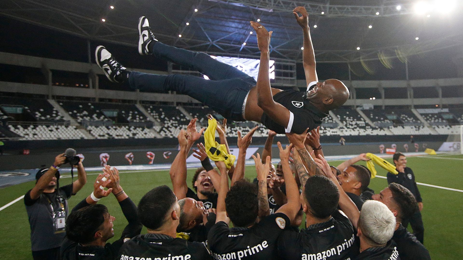 Cláudio Caçapa teve 100% de aproveitamento como interino do Botafogo (Crédito: Vitor Silva / Botafogo)