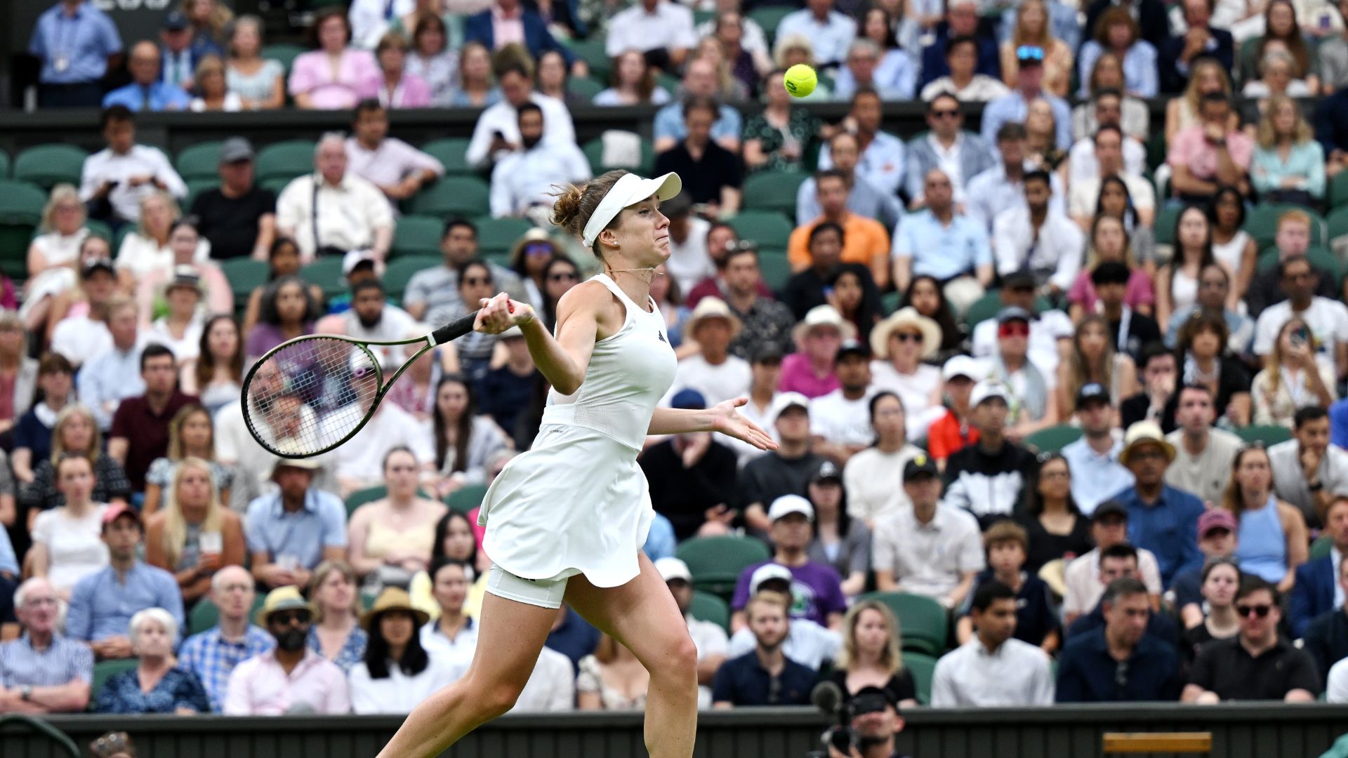 Elina Svitolina em ação pelas quartas de final de Wimbledon 