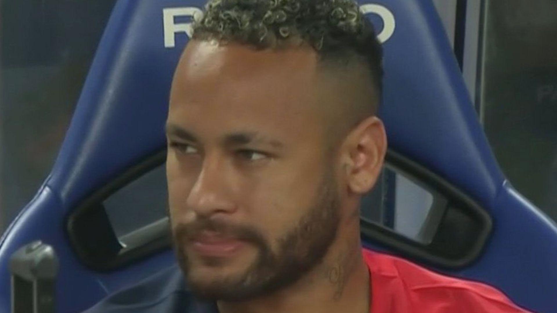 Neymar no banco de reservas do amistoso