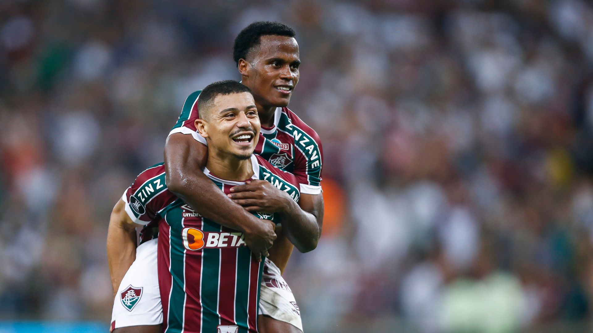 André e Arias comemorando classificação do Fluminense na Libertadores (Crédito: Getty Images)