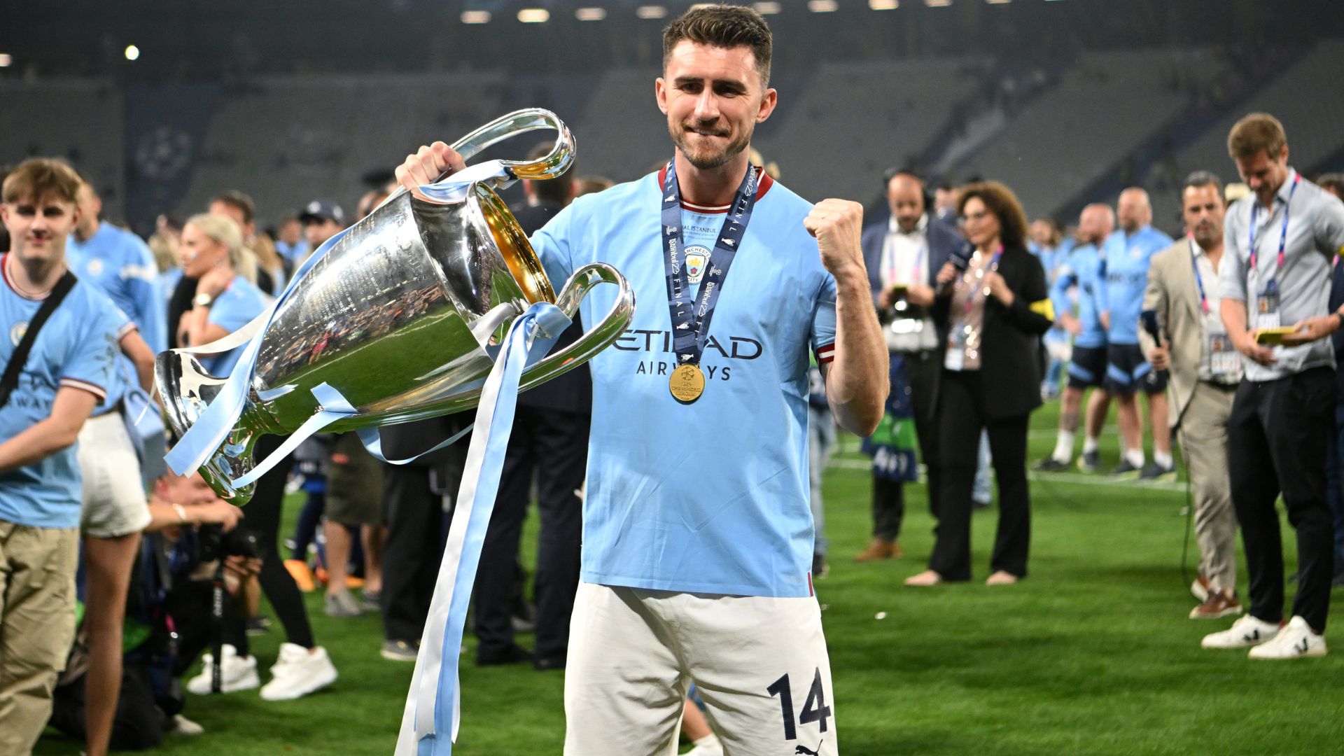 Lapote está de saída do Manchester City após título da Champions