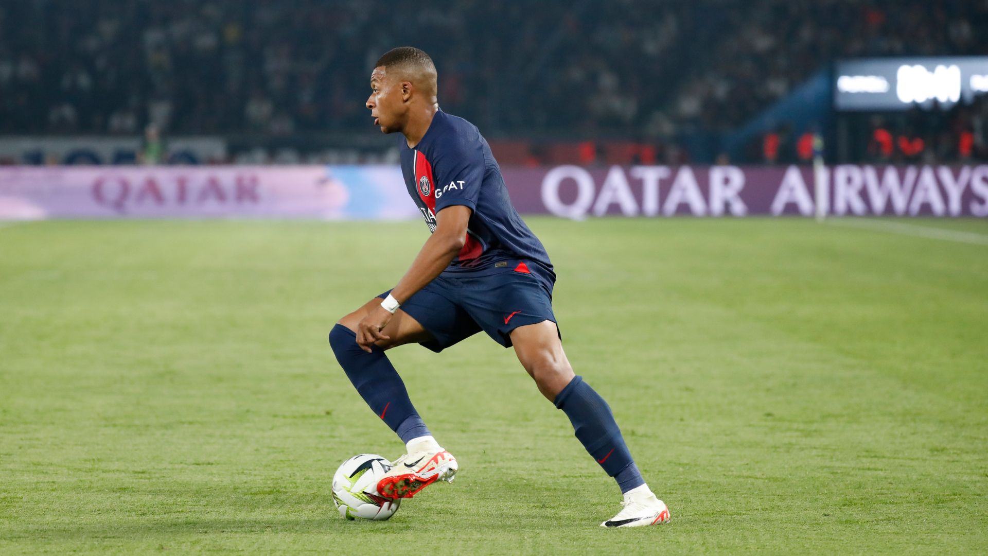 Mbappé marcou o gol do PSG, mas não impediu a derrota do clube parisiense (Crédito: Getty Images)