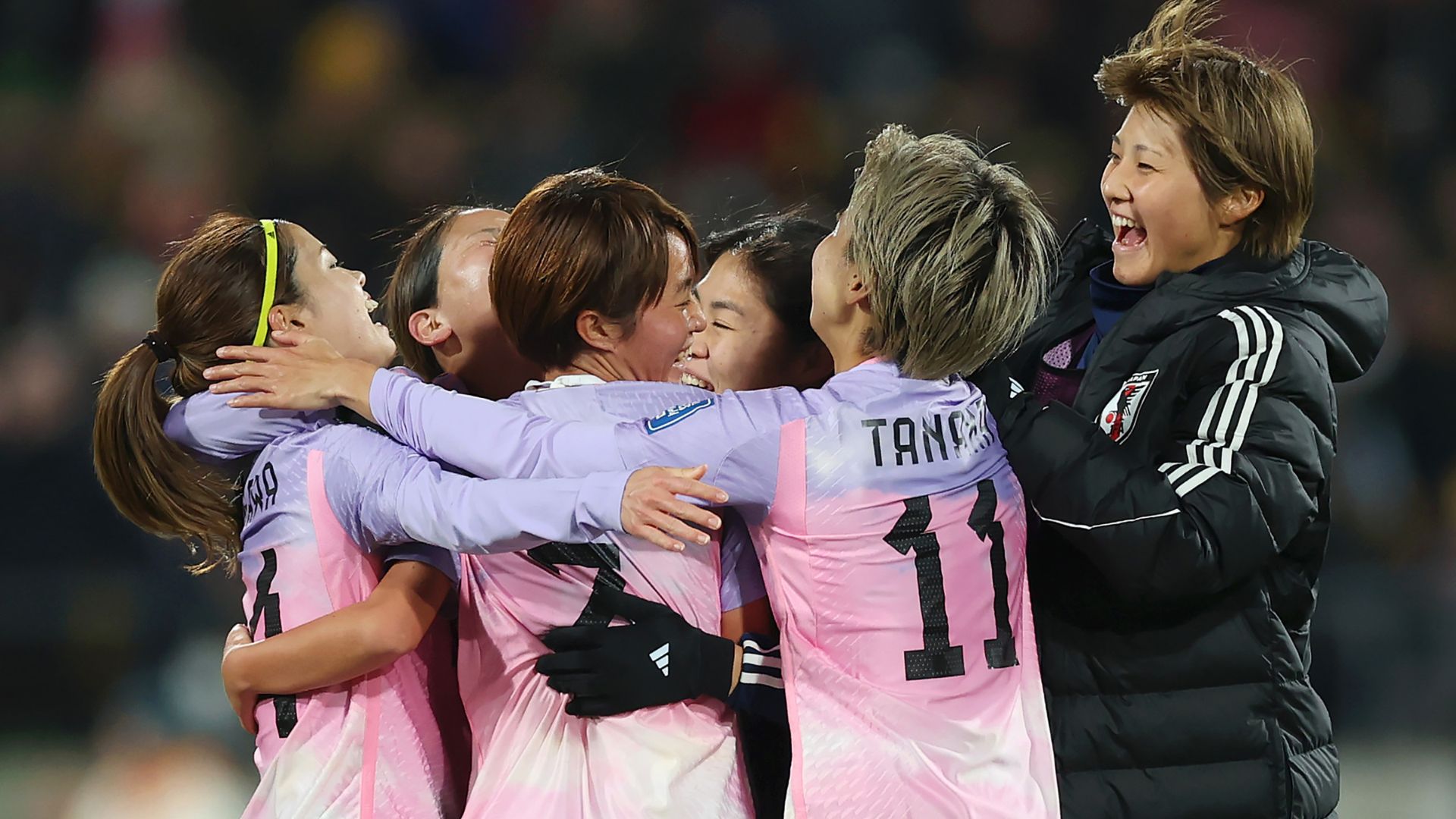 Seleção japonesa comemorando classificação na Copa do Mundo (Crédito: Getty Images)