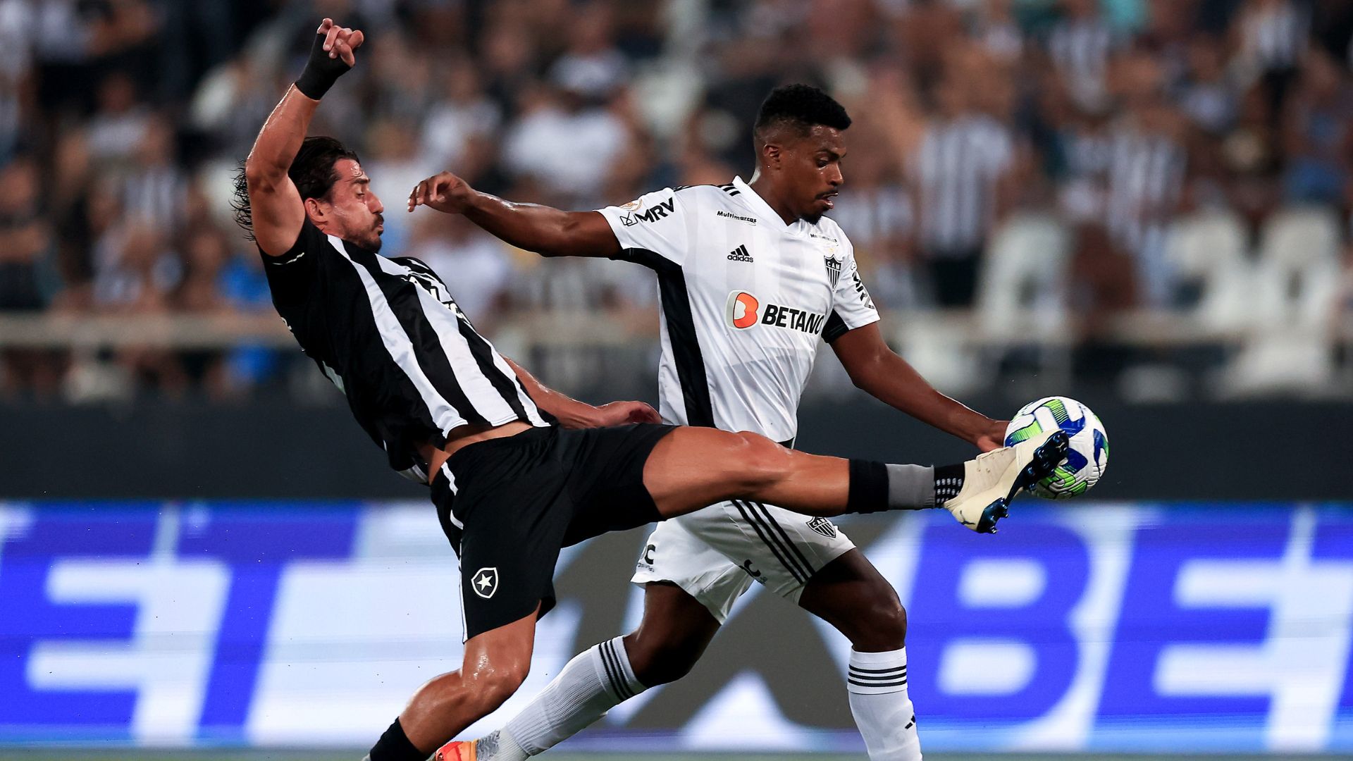 O Botafogo venceu o Atlético-MG por 2 a 0, na partida válida pelo primeiro turno (Crédito: Getty Images)
