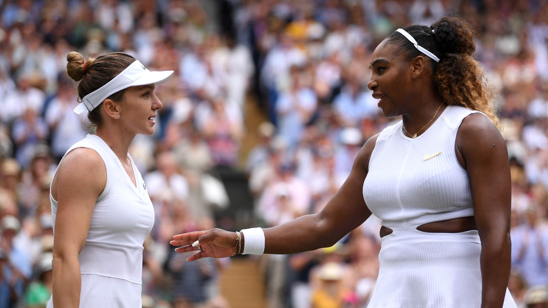 Halep e Serena na final de Wimbledon, em 2019