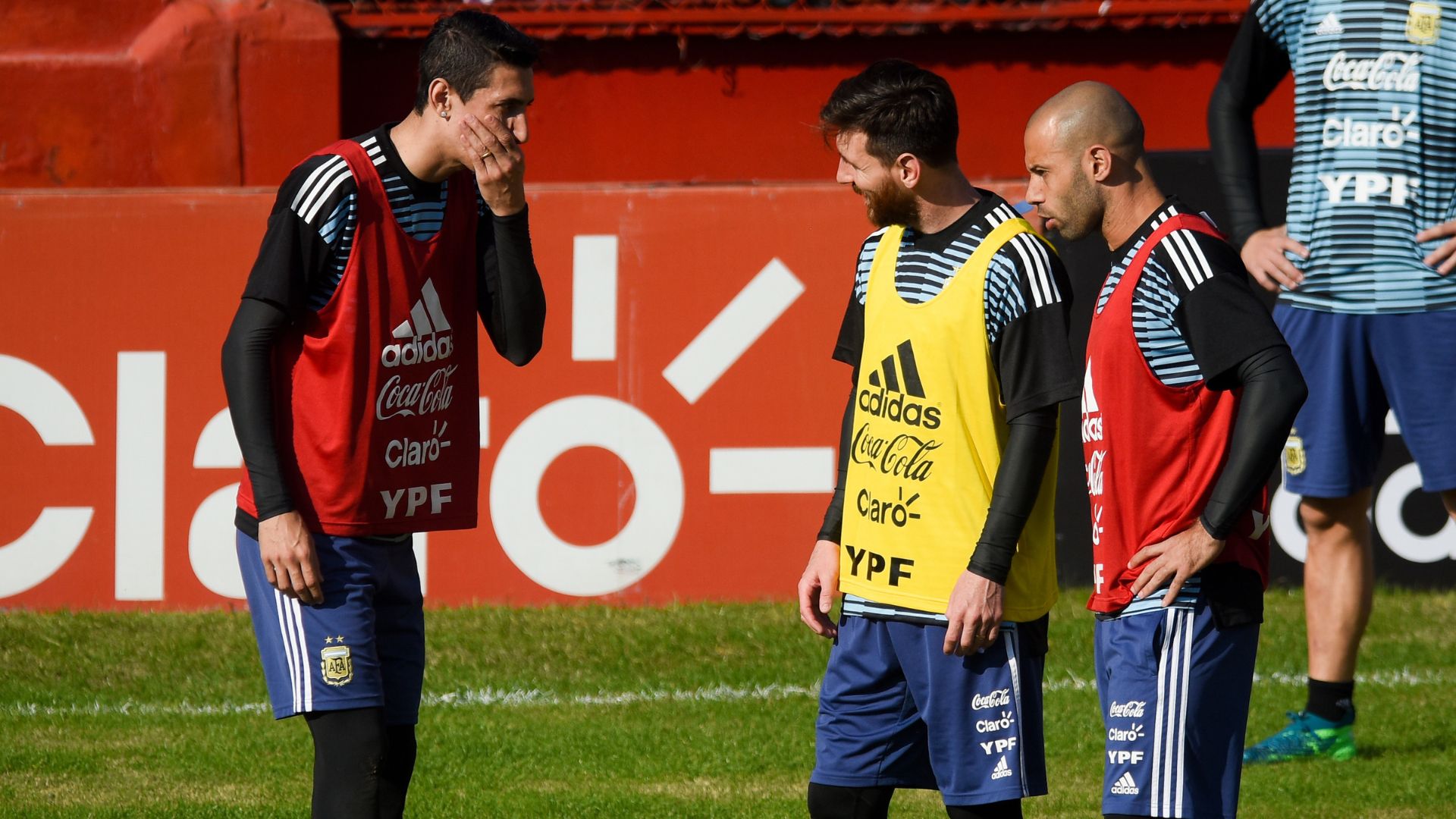 Di María, Messi e Mascherano durante treino da Argentina, em 2018 (Crédito: Getty Images)