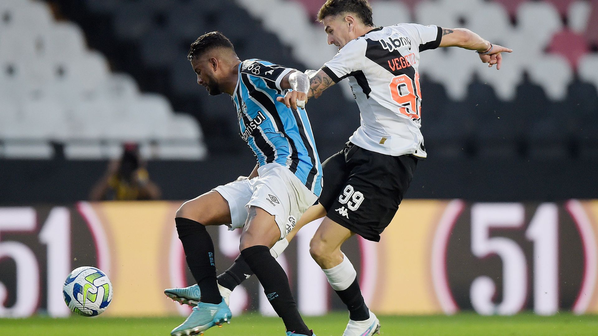 Reinaldo em ação pelo Grêmio