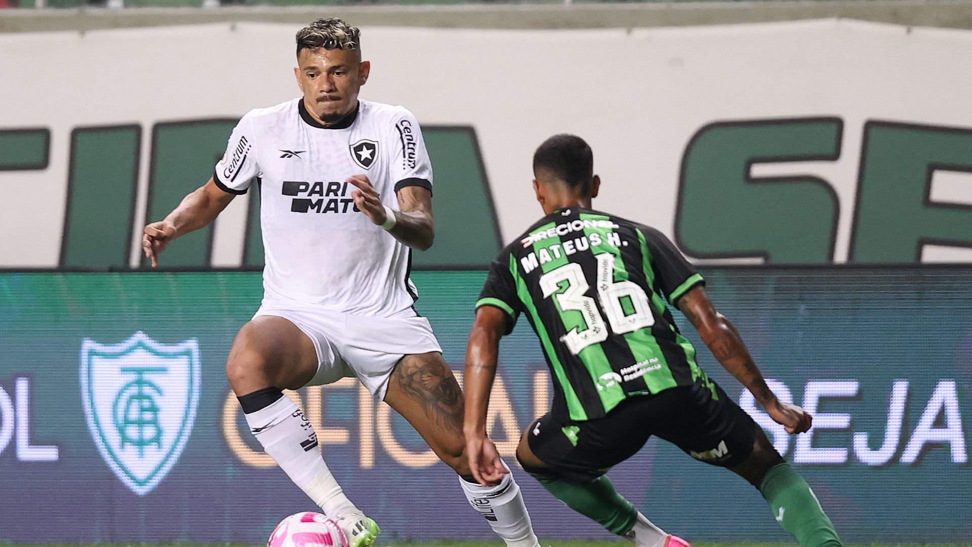 Botafogo e América-MG protagonizaram partida movimentada (Crédito: Getty Images)