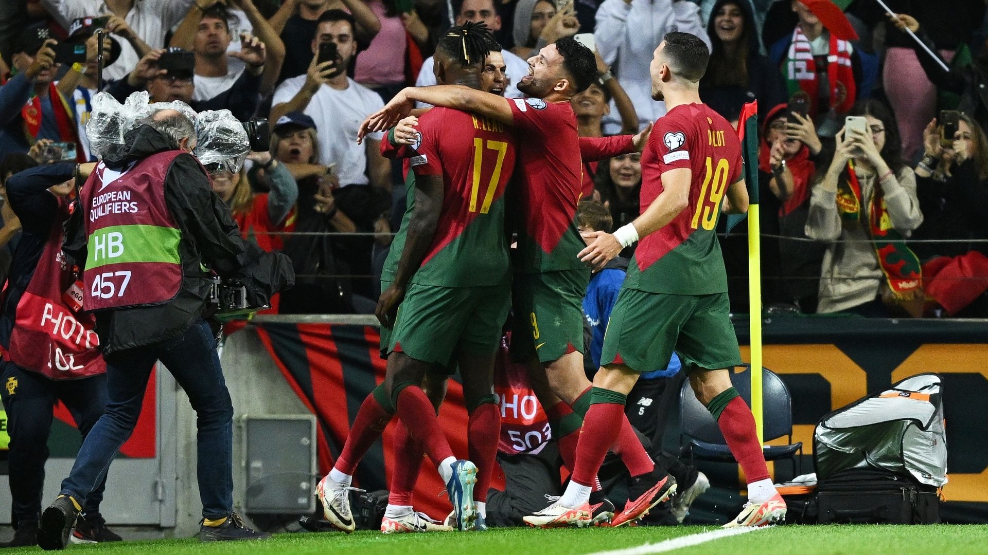 Comemoração de gol da seleção portuguesa (Crédito: Getty Images)