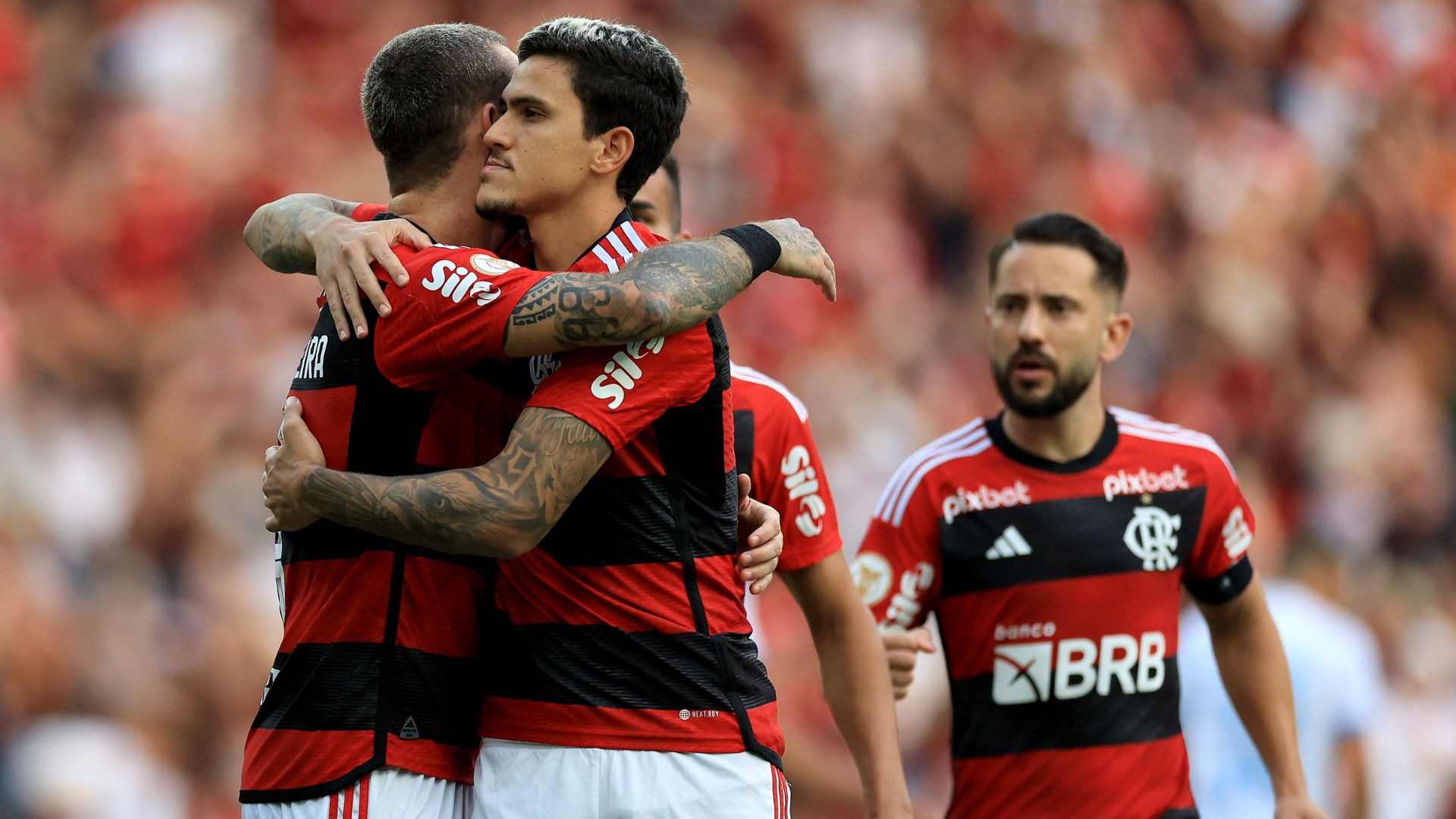 Flamengo segue na briga do Brasileirão
