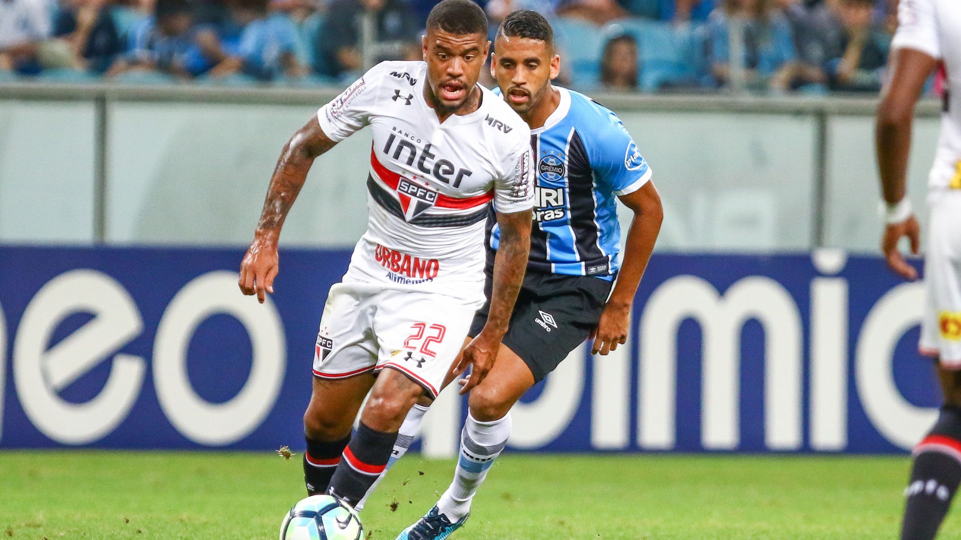 Júnior Tavares em ação pelo São Paulo