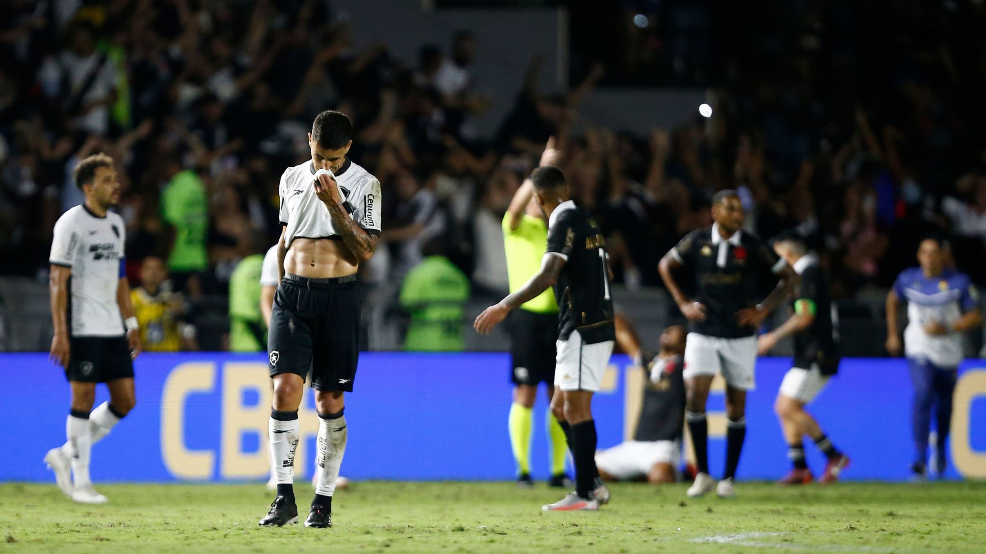 Botafogo sofreu a terceira derrota seguida