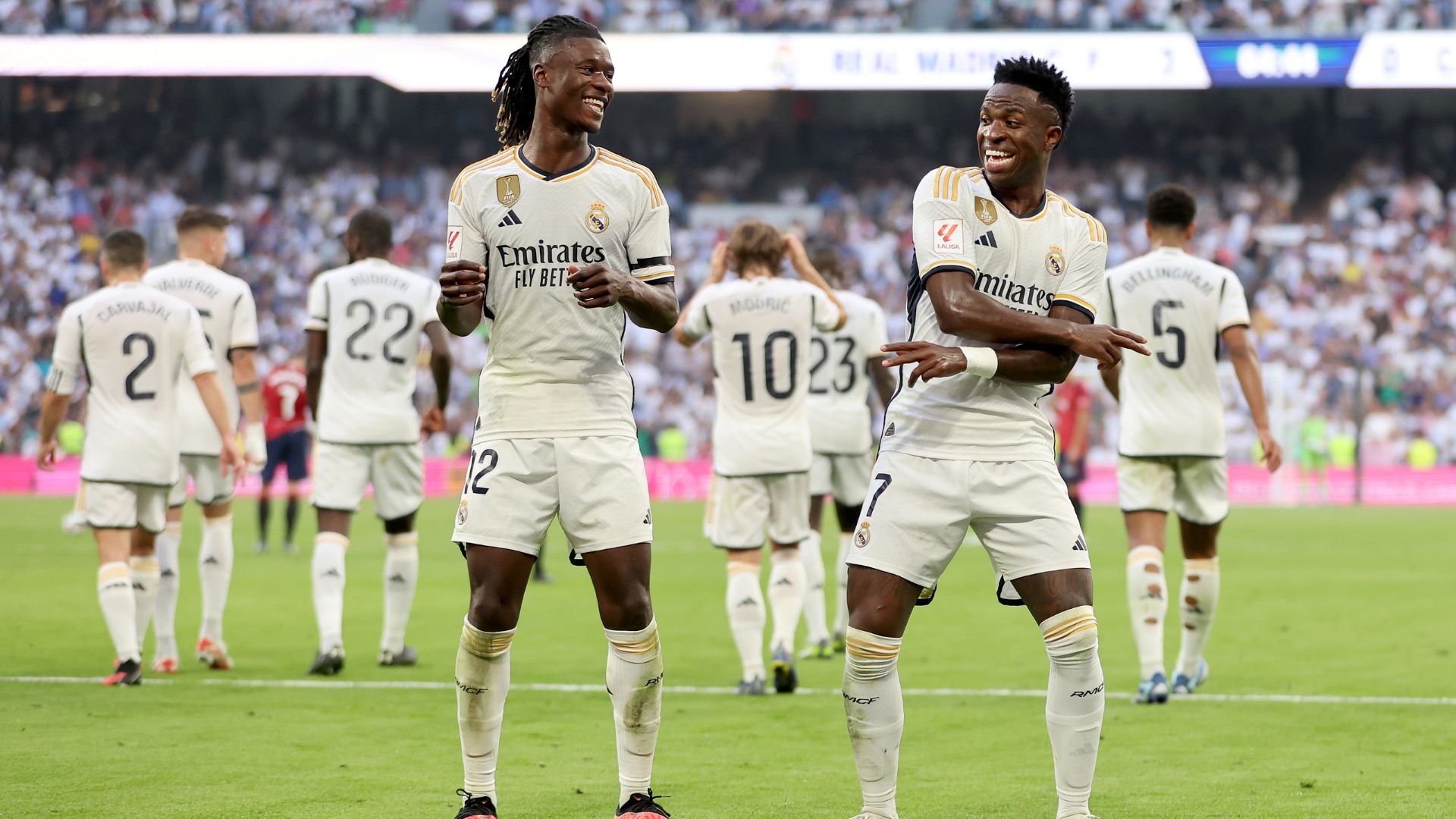 Camavinga e Vini Júnior comemorando gol do Real Madrid (Crédito: Getty Images)