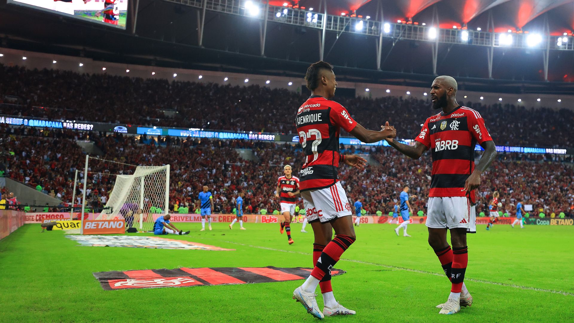 Flamengo x Bragantino: Bruno Henrique e Gerson são liberados para jogar