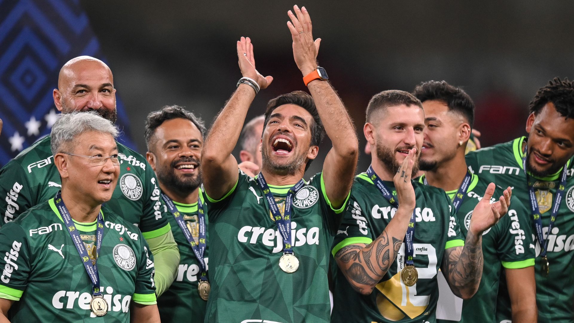 Abel Ferreira comemorando o título brasileiro do Palmeiras 