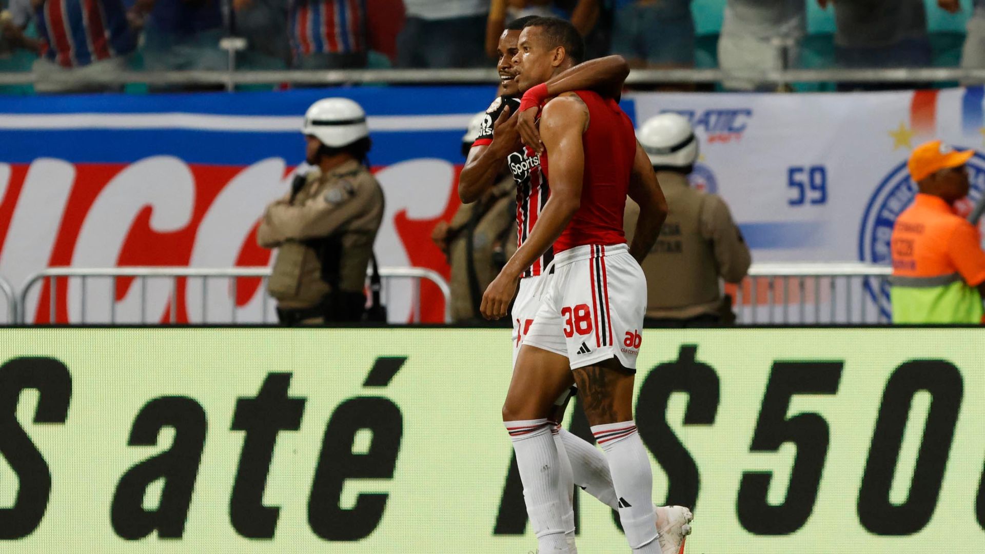 Caio Paulista comemorando gol marcado contra o Bahia (Crédito: Rubens Chiri / São Paulo FC)