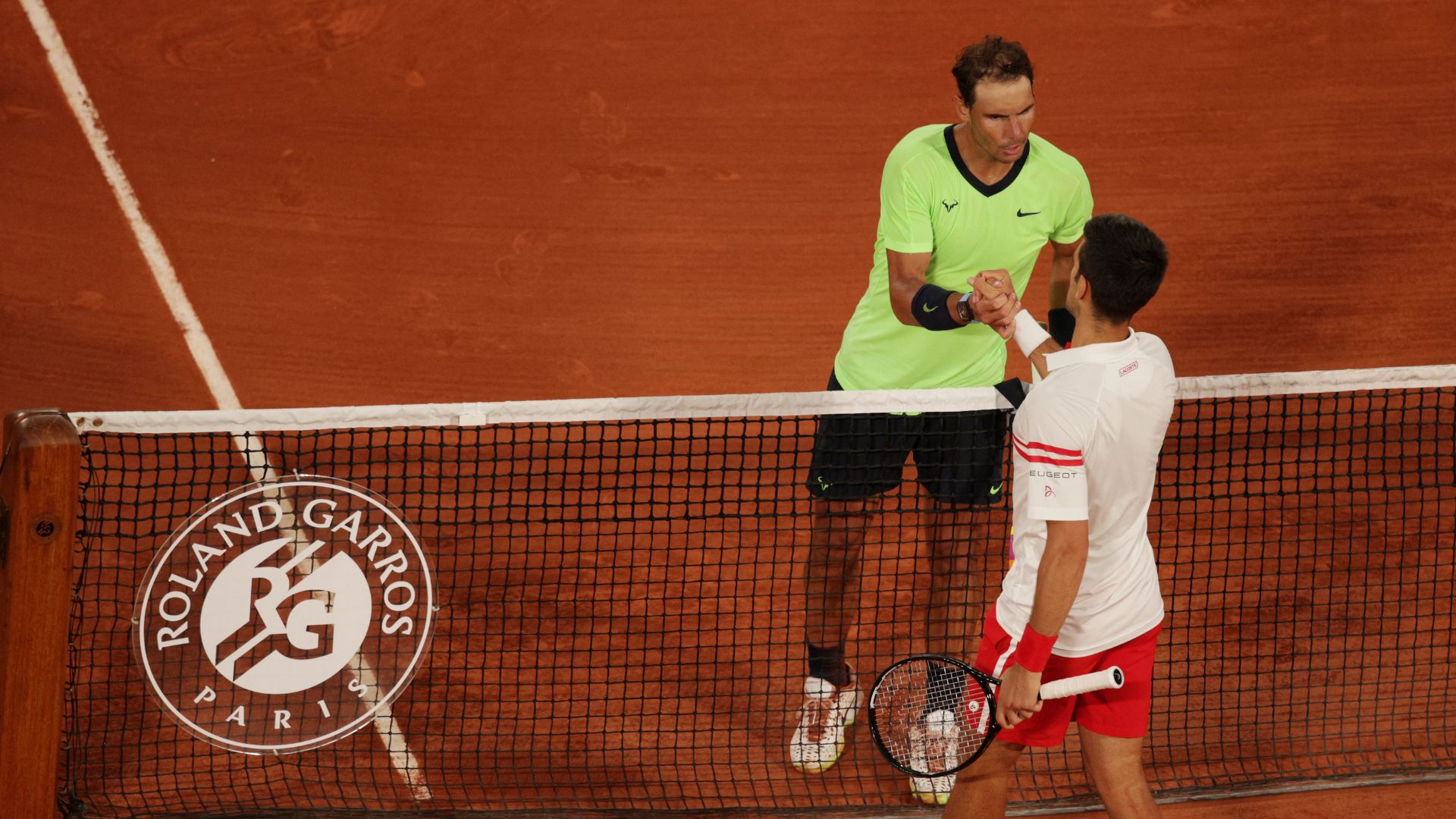 Djokovic cumprimentando Rafael Nadal 