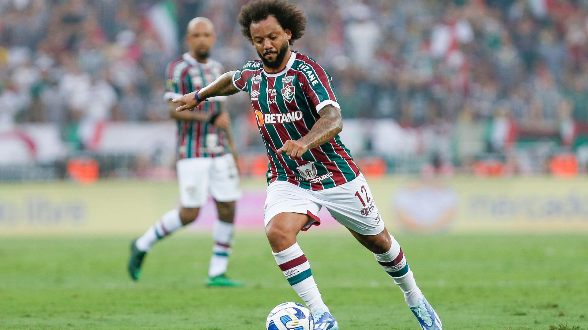 Marcelo em ação pelo Fluminense