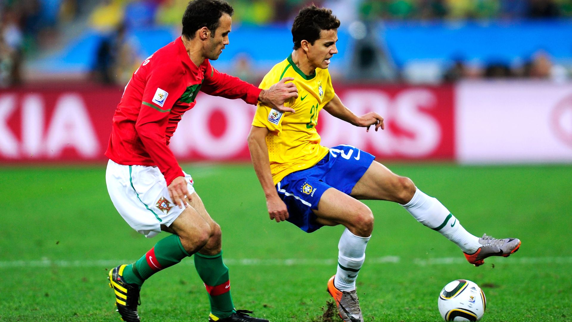 Nilmar em ação na Copa do Mundo de 2010