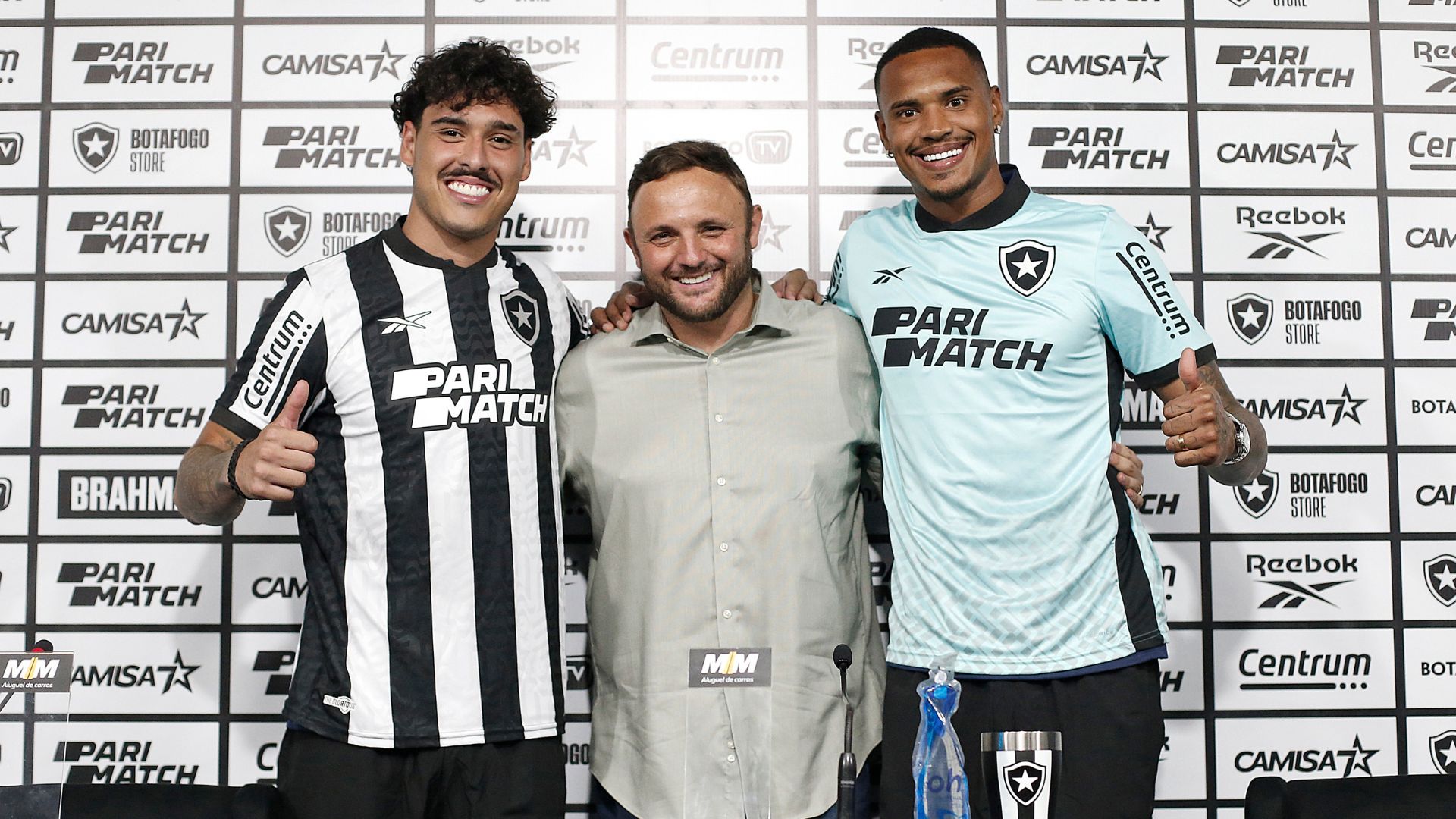 Apresentação de Lucas Halter e John, reforços do Botafogo (Crédito: Getty Images)