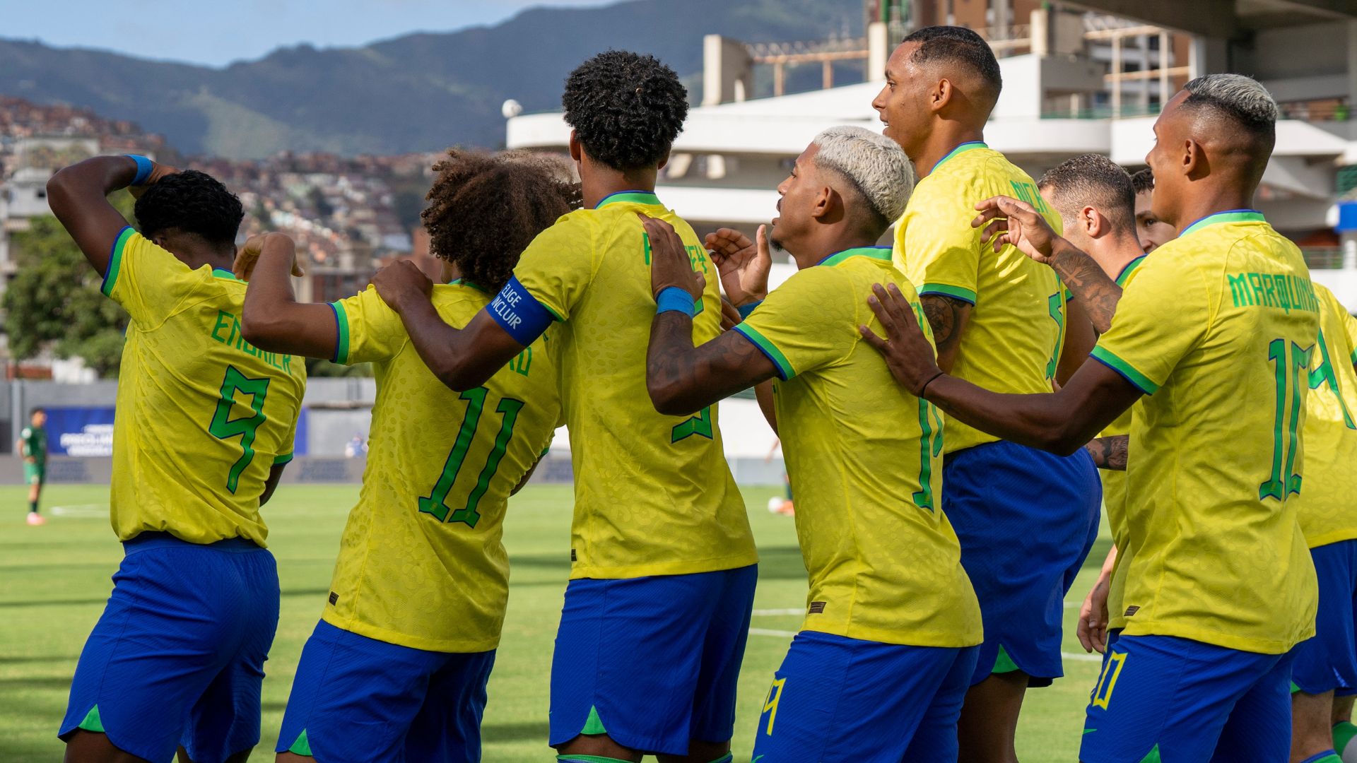 Comemoração da Seleção Brasileira no gol de Endrick (Crédito: Joilson Marconne / CBF)