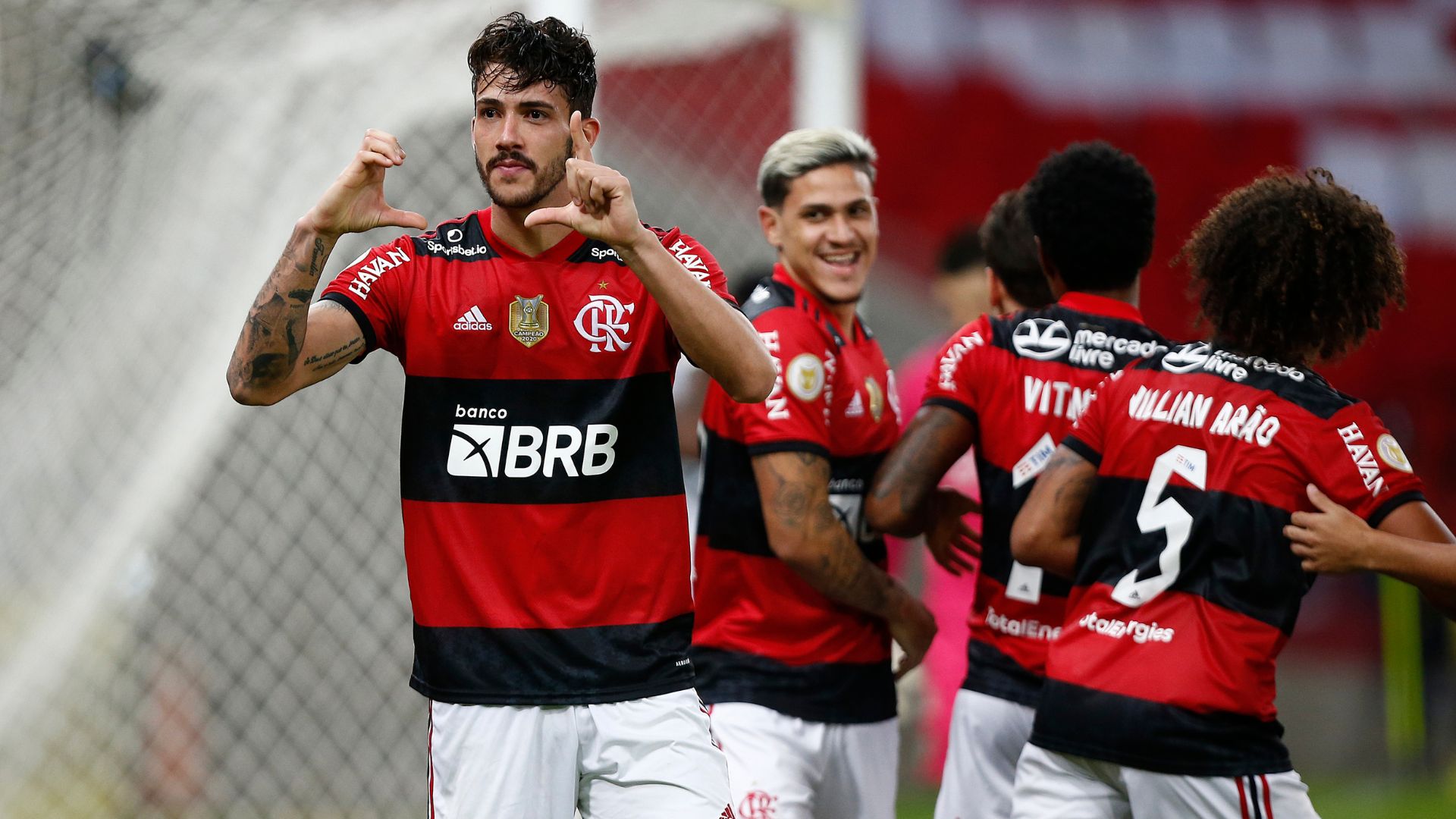 Gustavo Henrique comemorando gol pelo Flamengo (Crédito: Getty Images)