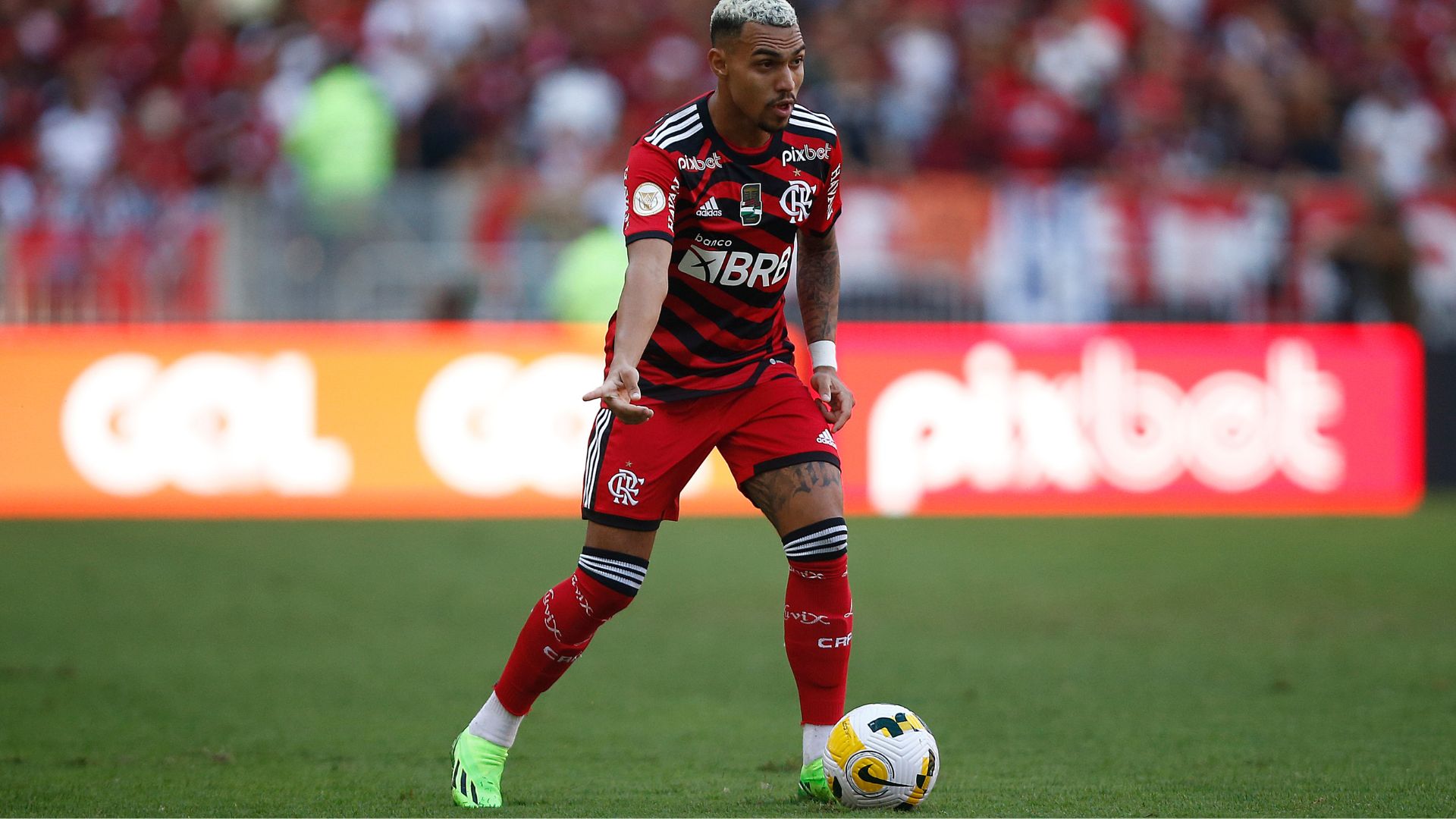 Matheuzinho demonstra preferência em jogar pelo Corinthians