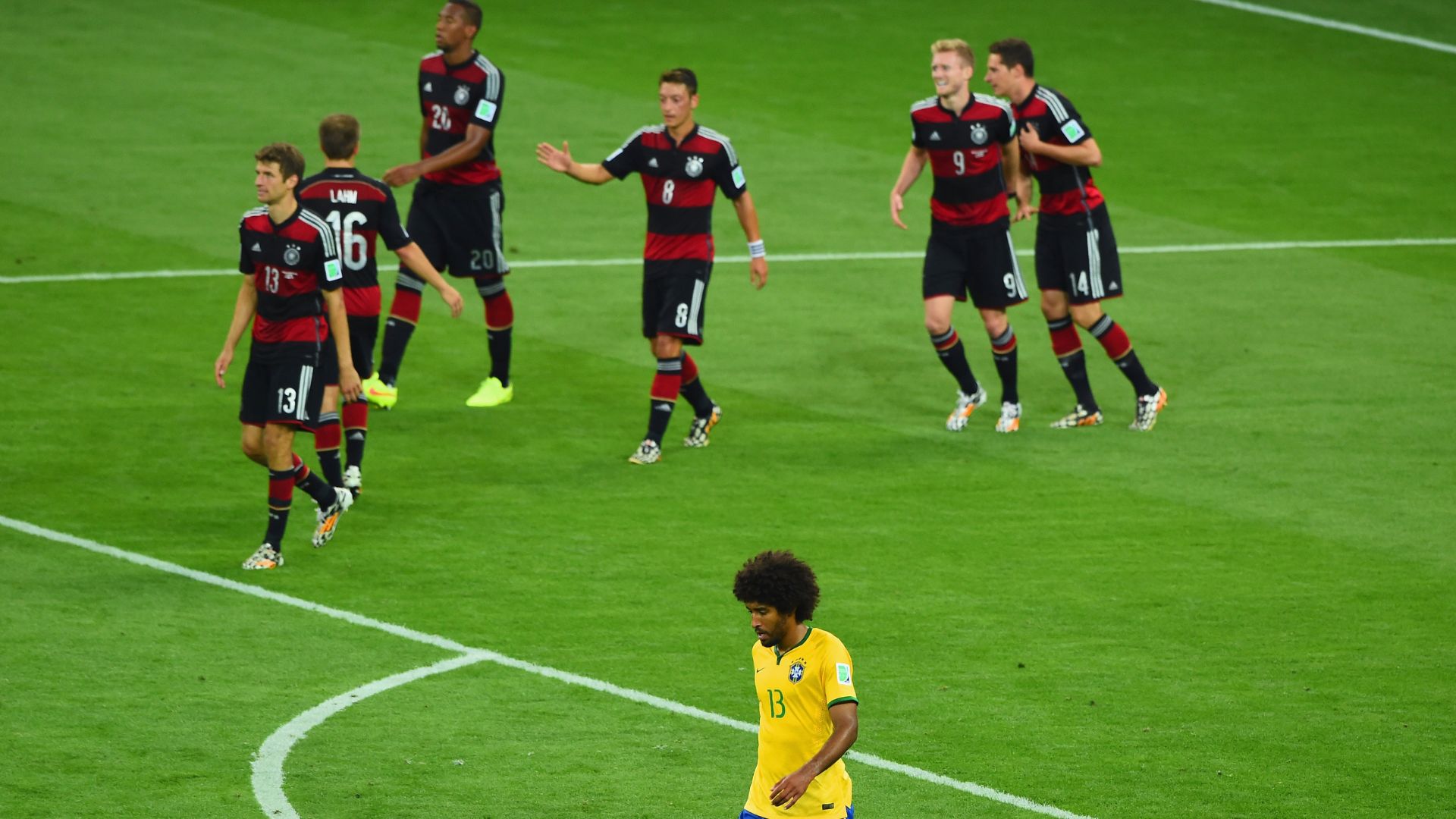 Dante durante a semifinal da Copa do Mundo de 2014 (Crédito: Getty Images)