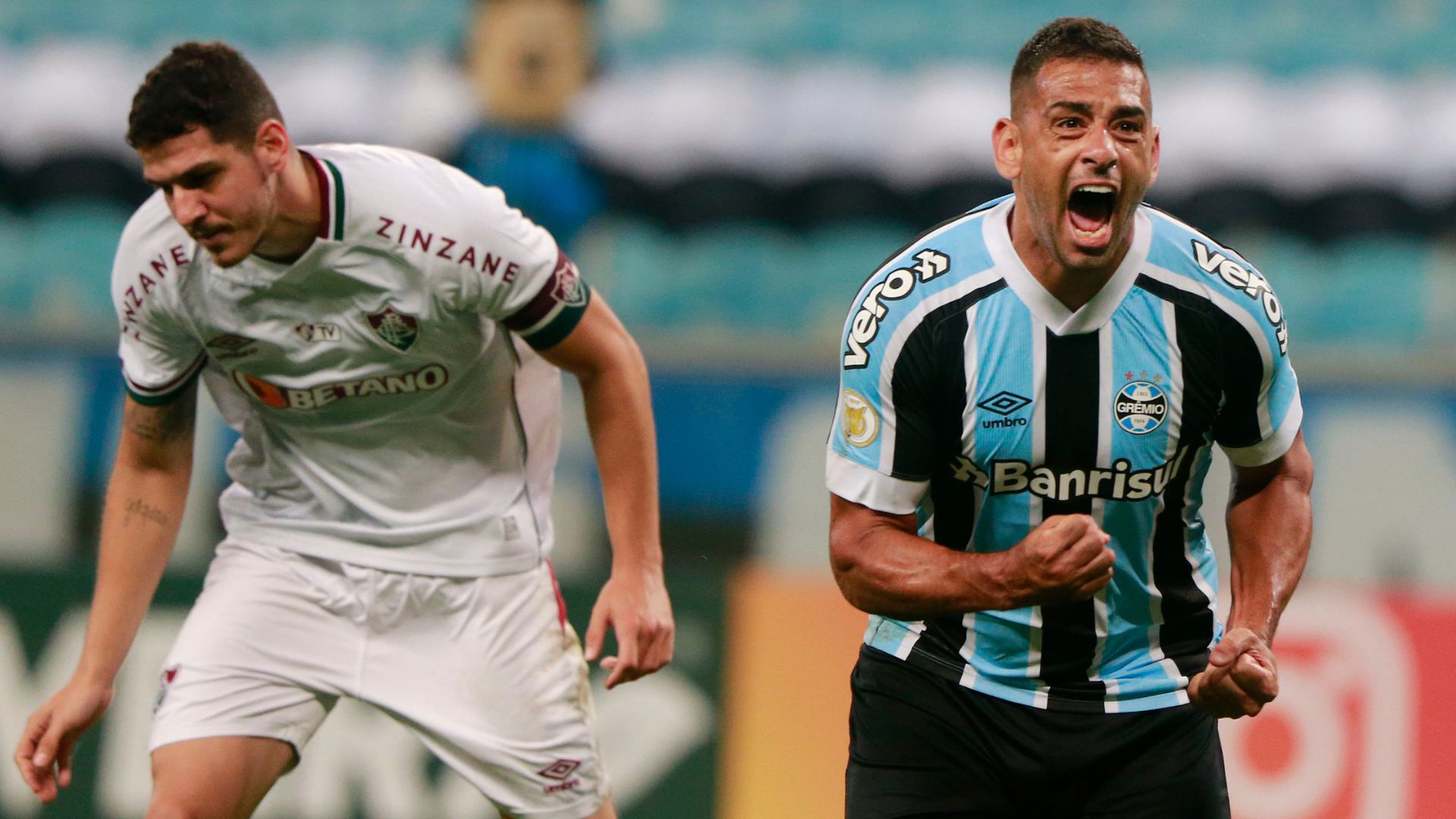 Diego Souza comemorando gol pelo Grêmio