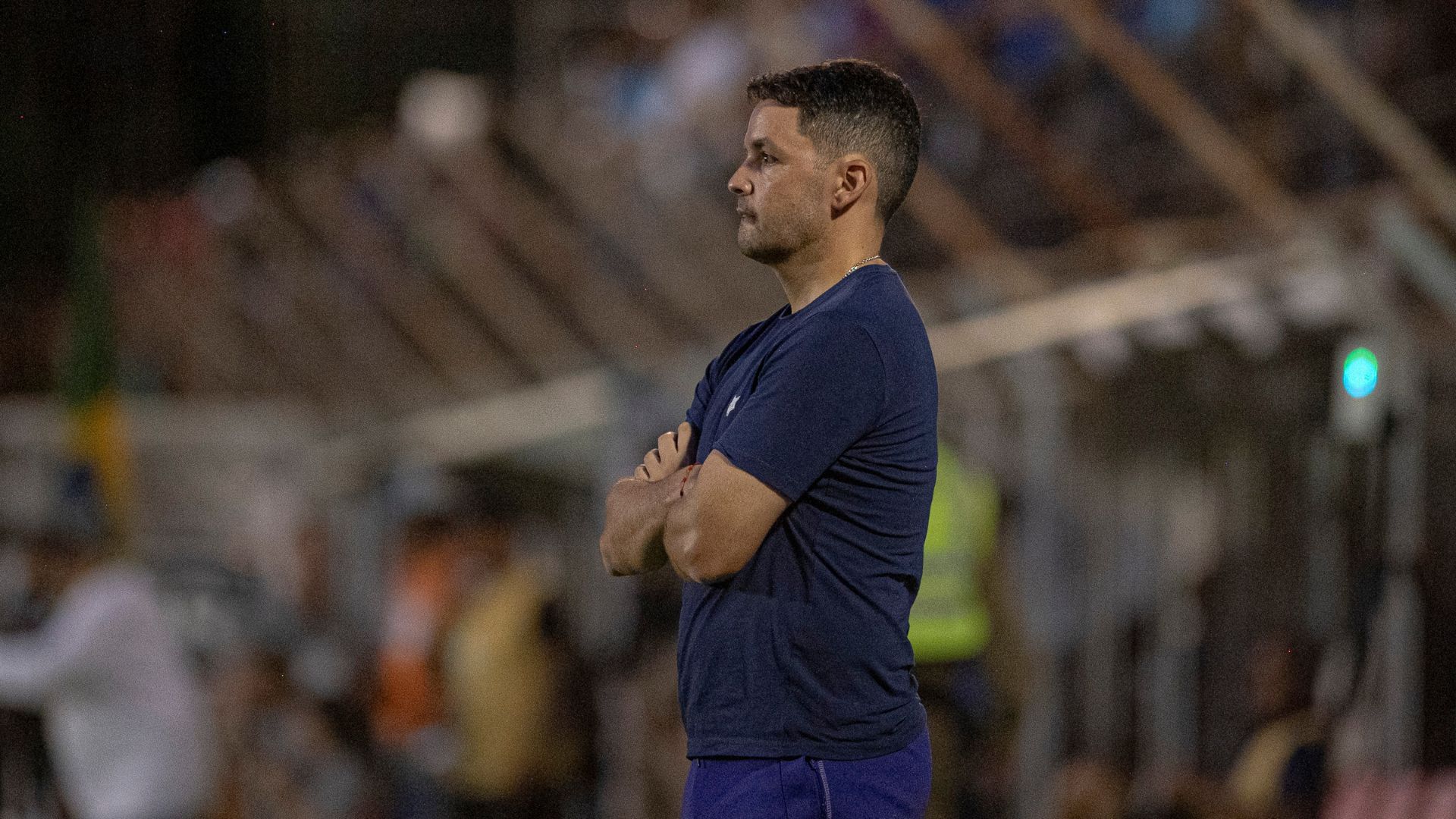 Larcamón durante a partida entre Cruzeiro e Democrata GV (Crédito: Staff Images / Cruzeiro)